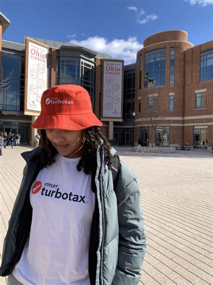 Can I claim college student as dependent Turbotax?