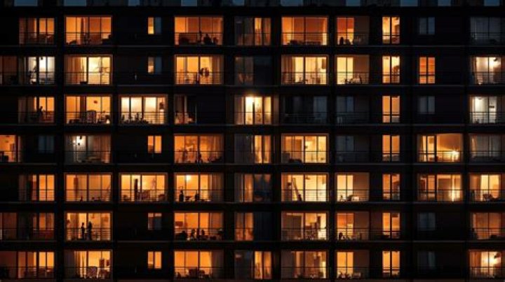 Can land owner and building owner be different?