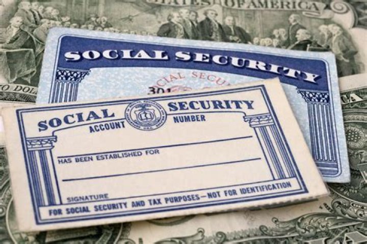Does Social Security automatically start at 65?
