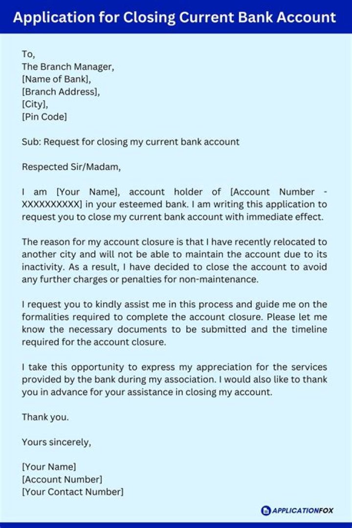 How much notice must a bank give before closing an account?