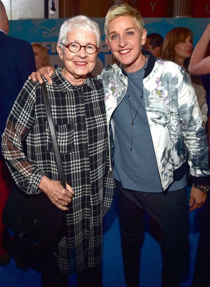 Is Ellen DeGeneres mom ill?