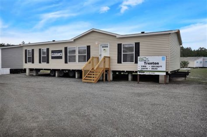 Is it cheaper to build or buy a mobile home?