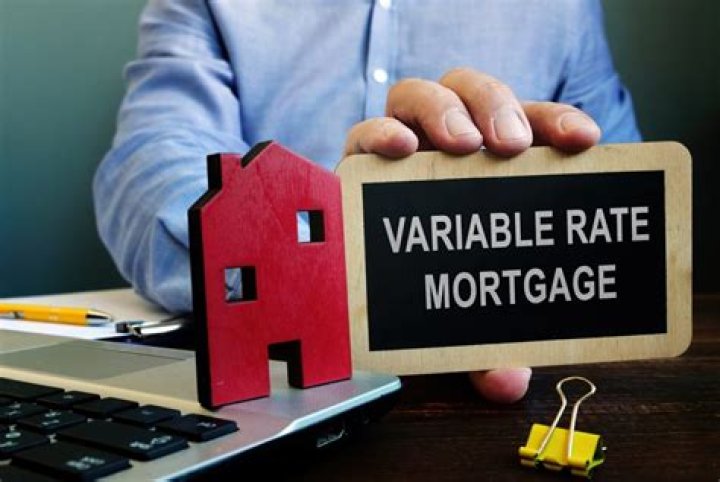 What are the risks of a variable rate mortgage?