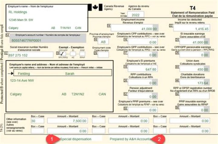What goes in box 40 on T4 slip?