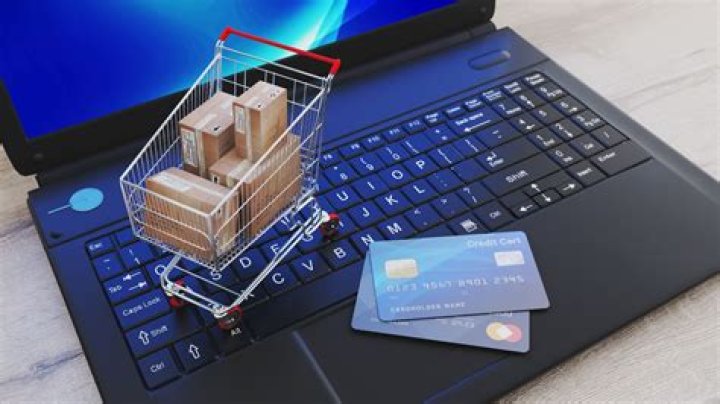 What is e commerce and Internet marketing?